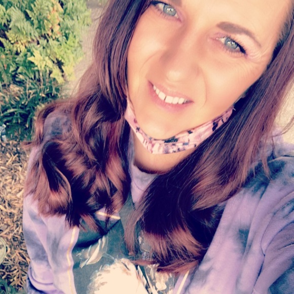 Meet your Posher, Lisa - Picture 7 of 7